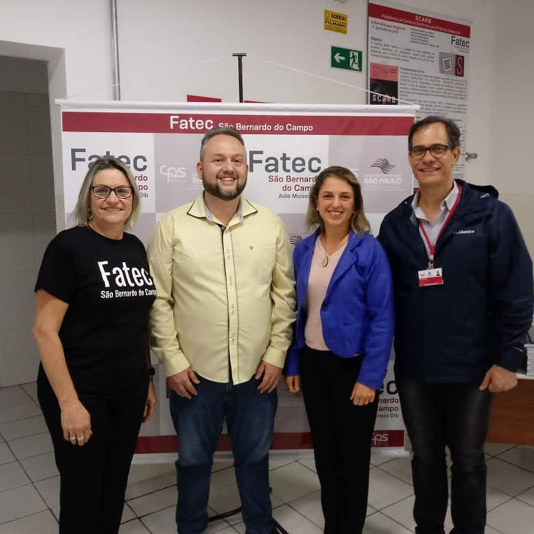 Carlos Eduardo Luminatti com colegas na FATEC São Bernardo do Campo